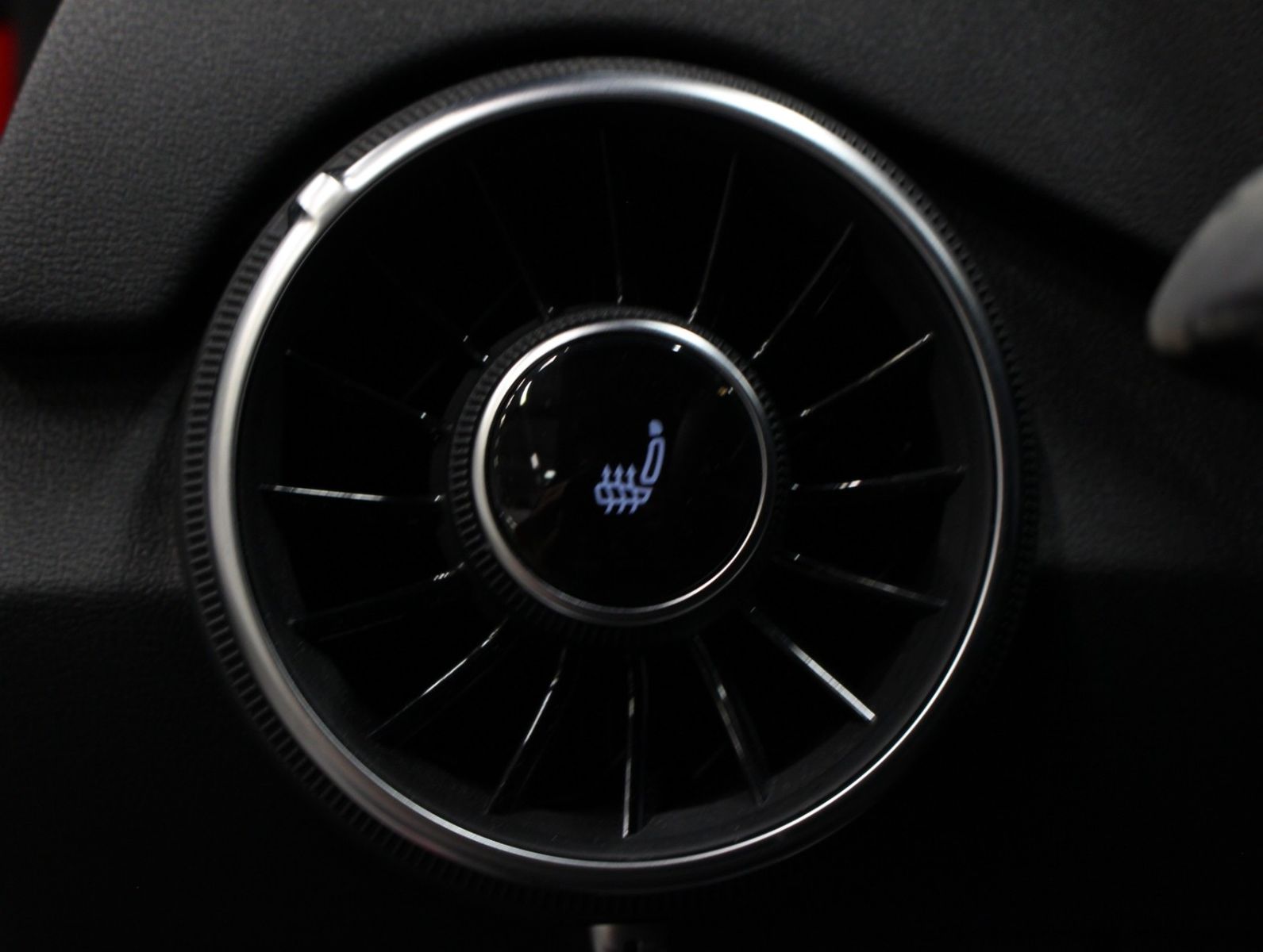 Fahrzeugabbildung Audi TT 1.8 TFSI Coupe S-Tronic S-Line Selection Plus