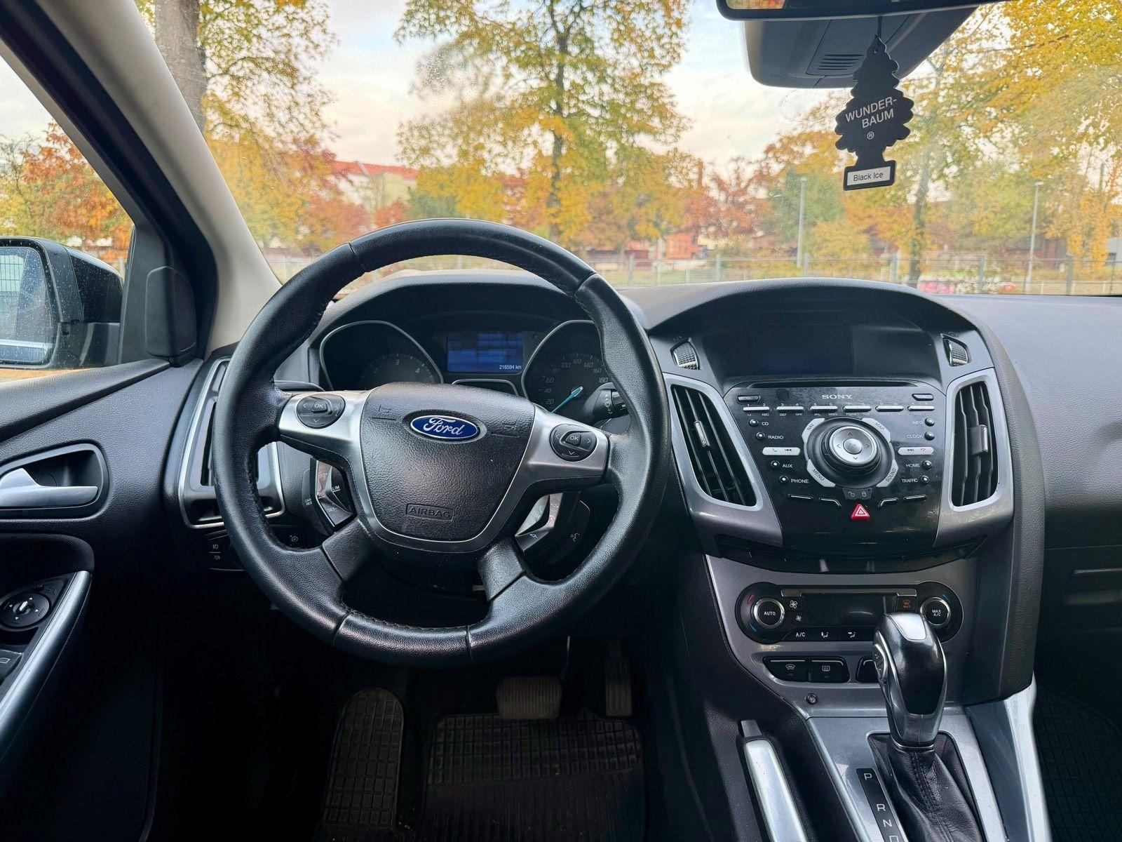 Ford Focus 2012 — photo 13