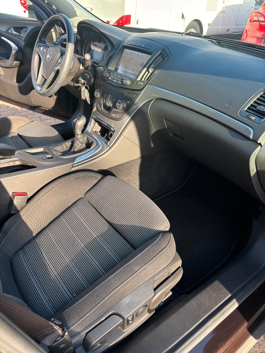 OPEL INSIGNIA 2.0 TURBO 250ch BVM Sièges chauffants Toit ouvrant Historique présent - 1ERE MAIN