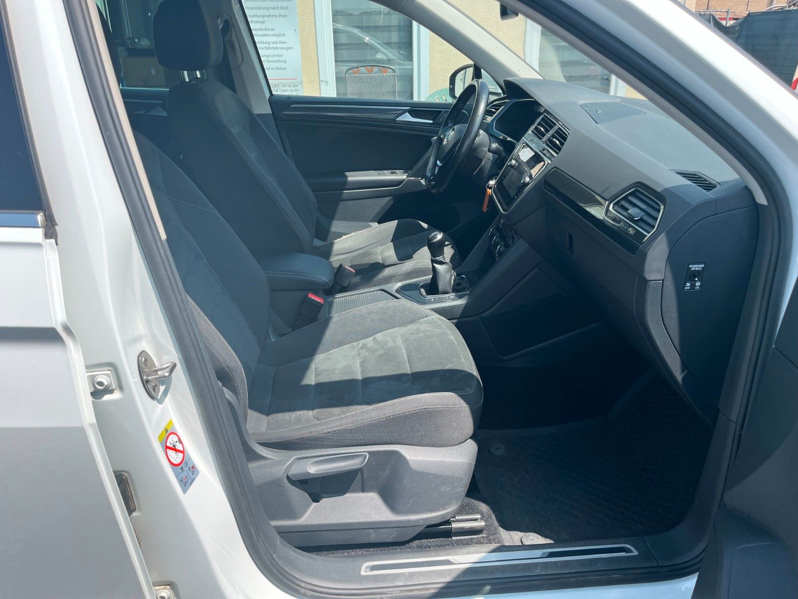 Fahrzeugabbildung Volkswagen Tiguan 2.0 TDI HIGHLINE Navi AHK LED ACC Alcanta