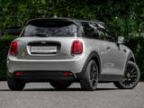 MINI Cooper SE CLASSIC TRIM+DA+NAVI+KAMERA+SHZ - weiße MINI Cooper SE