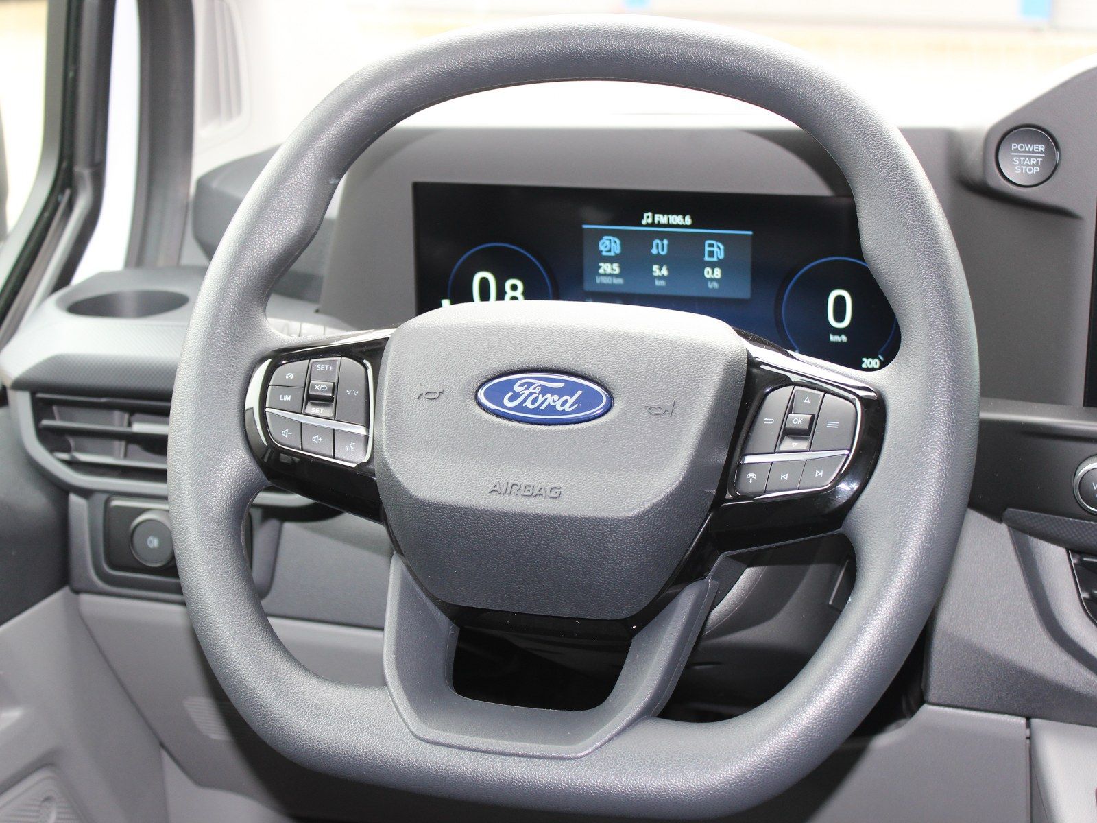 Fahrzeugabbildung Ford Transit Custom 320 L2 Trend Doppelkabine FWD