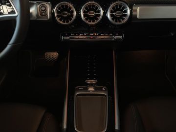 Mercedes GLB 200 - 9