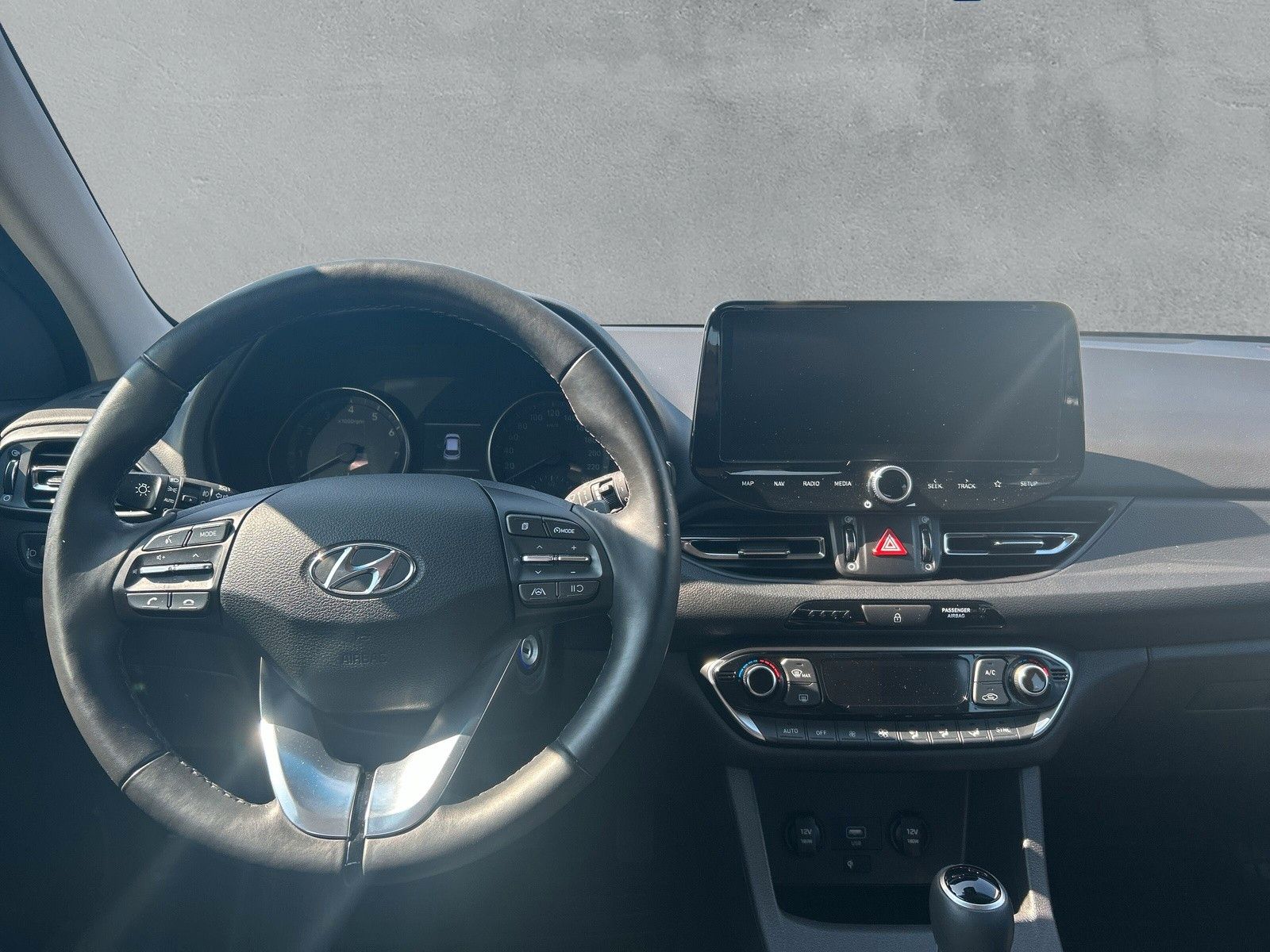 Hyundai i30 1,0L T-GDI Trend MHEV Klima-Auto*Navi*RFK foto 13