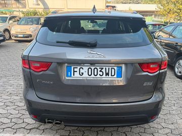 Jaguar F-Pace - 5