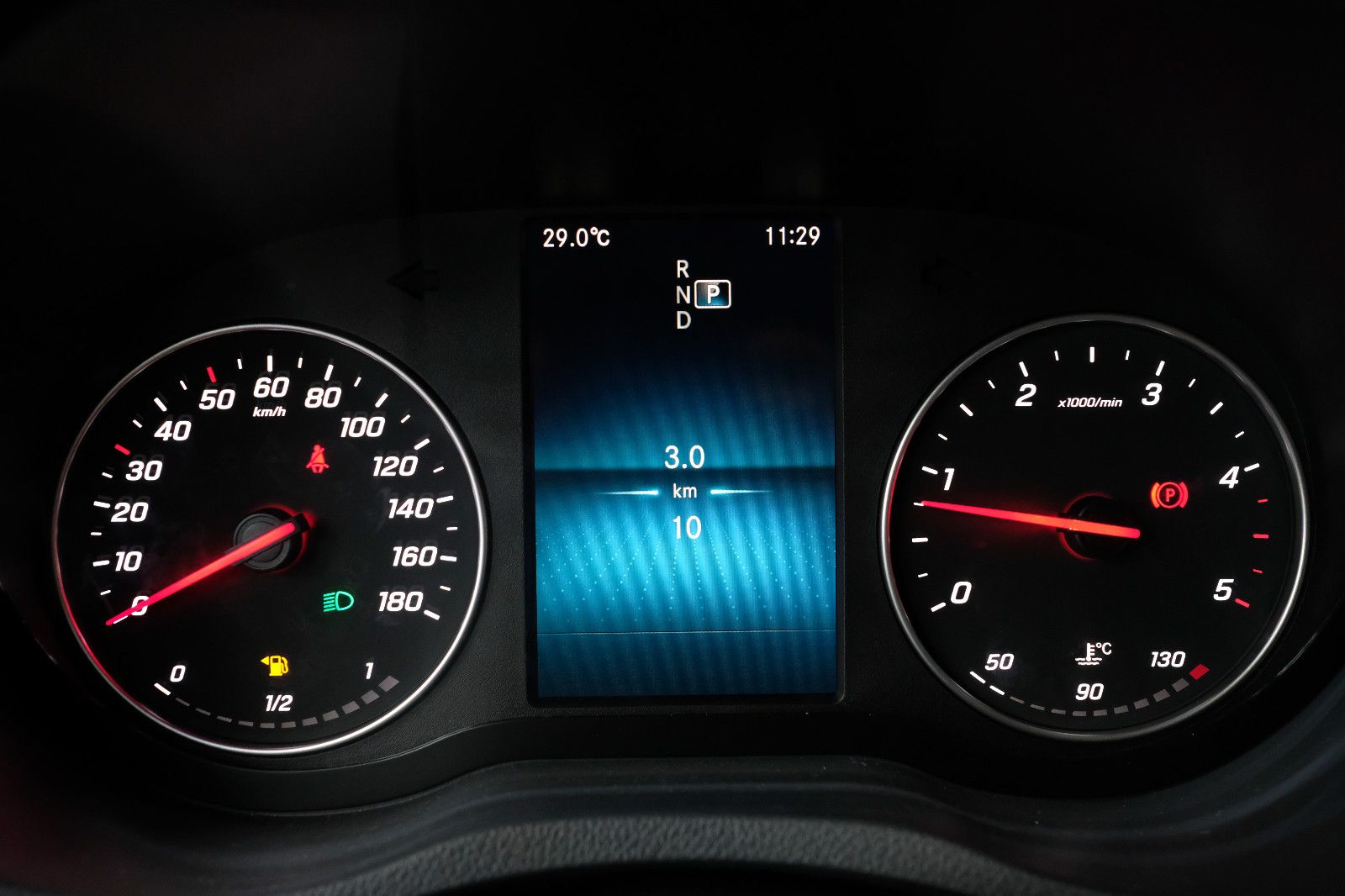 Fahrzeugabbildung Mercedes-Benz Sprinter 319 CDI Koffer Ladebordwand SOFORT