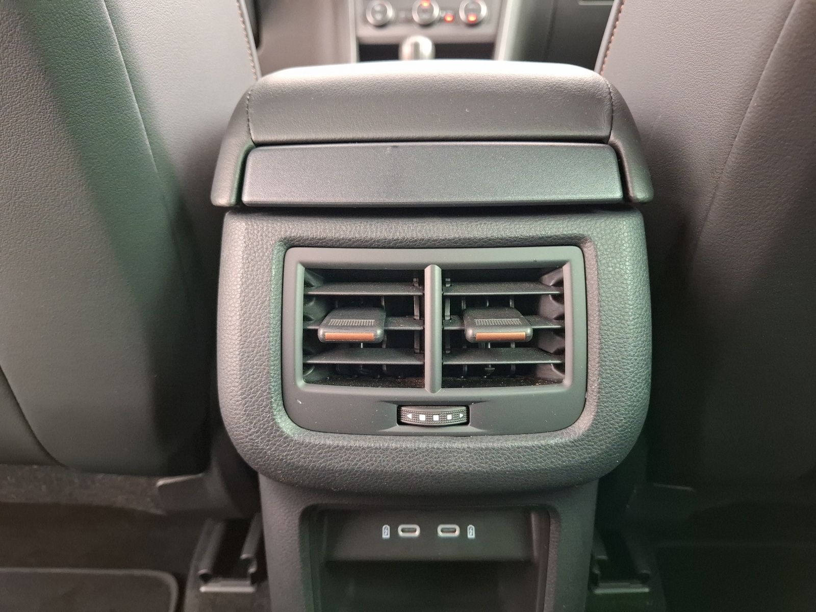 Fahrzeugabbildung SEAT Ateca VZ DSG 4Drive LED Navi AID ACC beats Park-