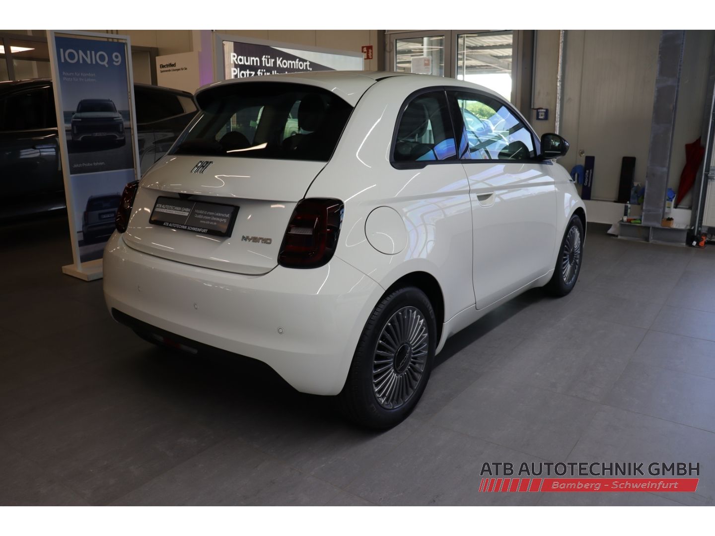 Fahrzeugabbildung Fiat 500 ICON + Komfortpaket Hybrid 1.0l PDC Rückfahr