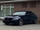 BMW 520i*M SPORTPAKET*LEDER*LASER*GLASDACH*DAB* - BMW 520 mit Benzin-Antrieb: 520d