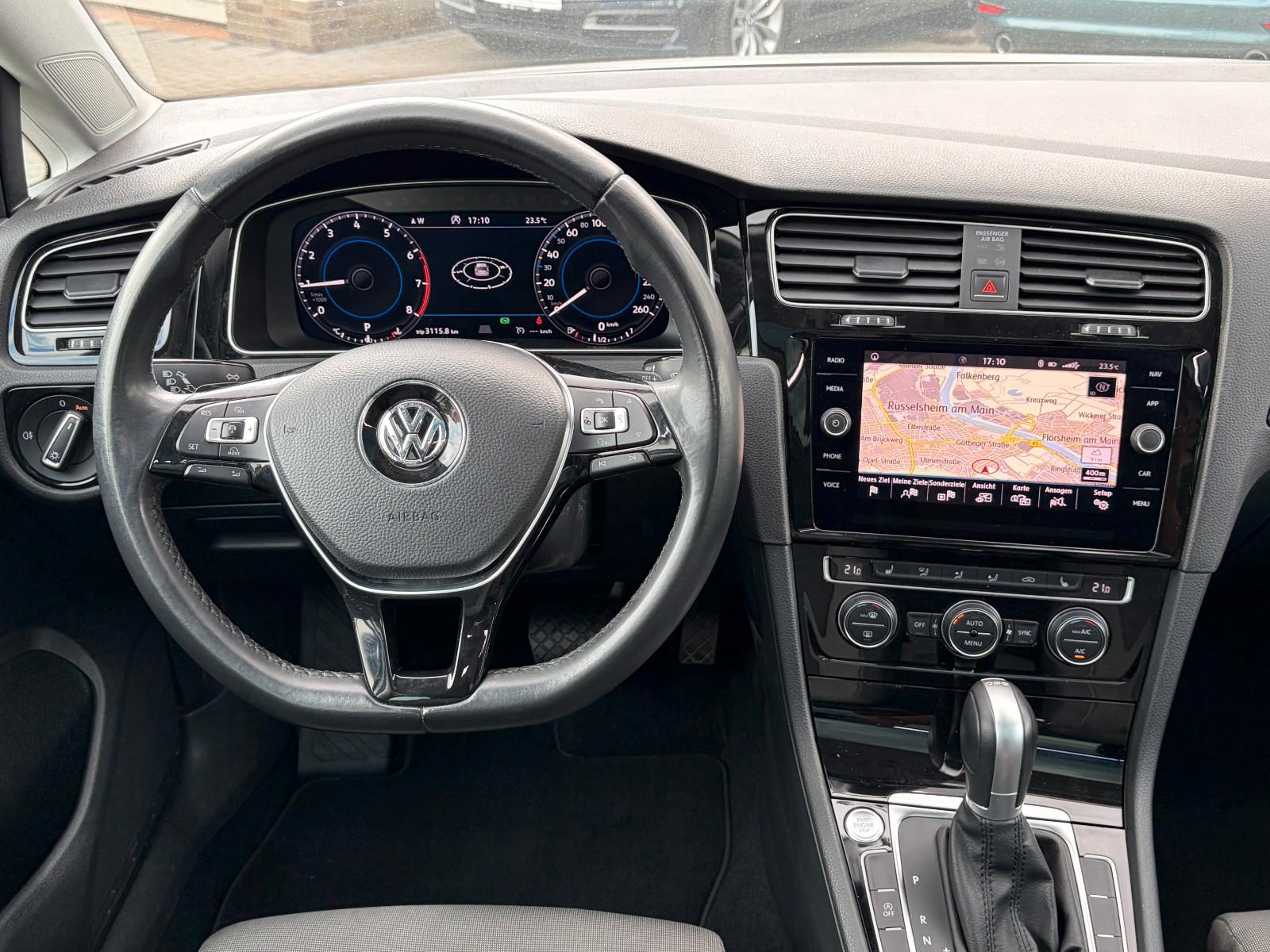 Volkswagen Golf VII Var Highline R Line*Pano*Kamera*ACC