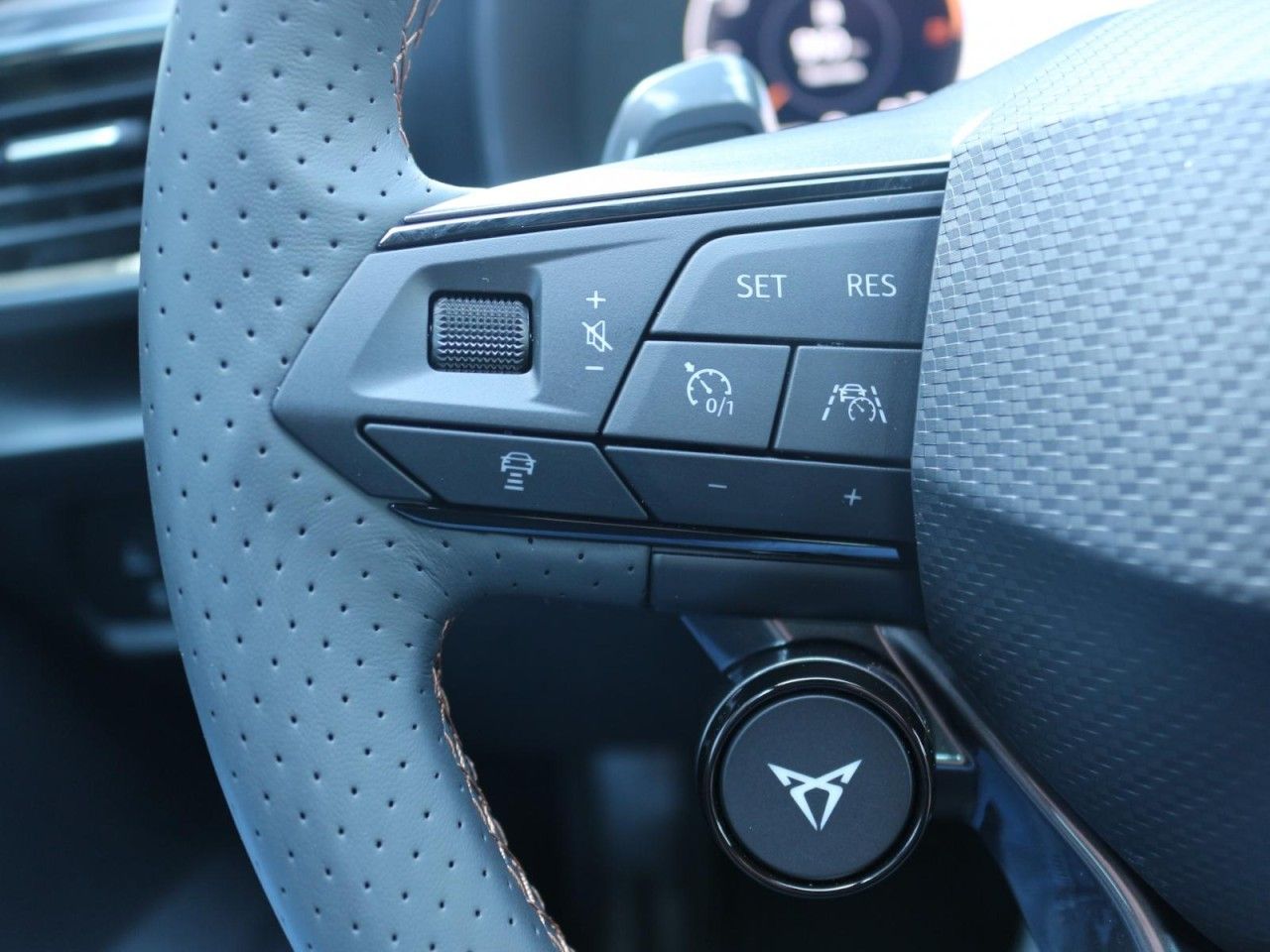 Fahrzeugabbildung CUPRA Formentor VZ5 Enceladus Edition