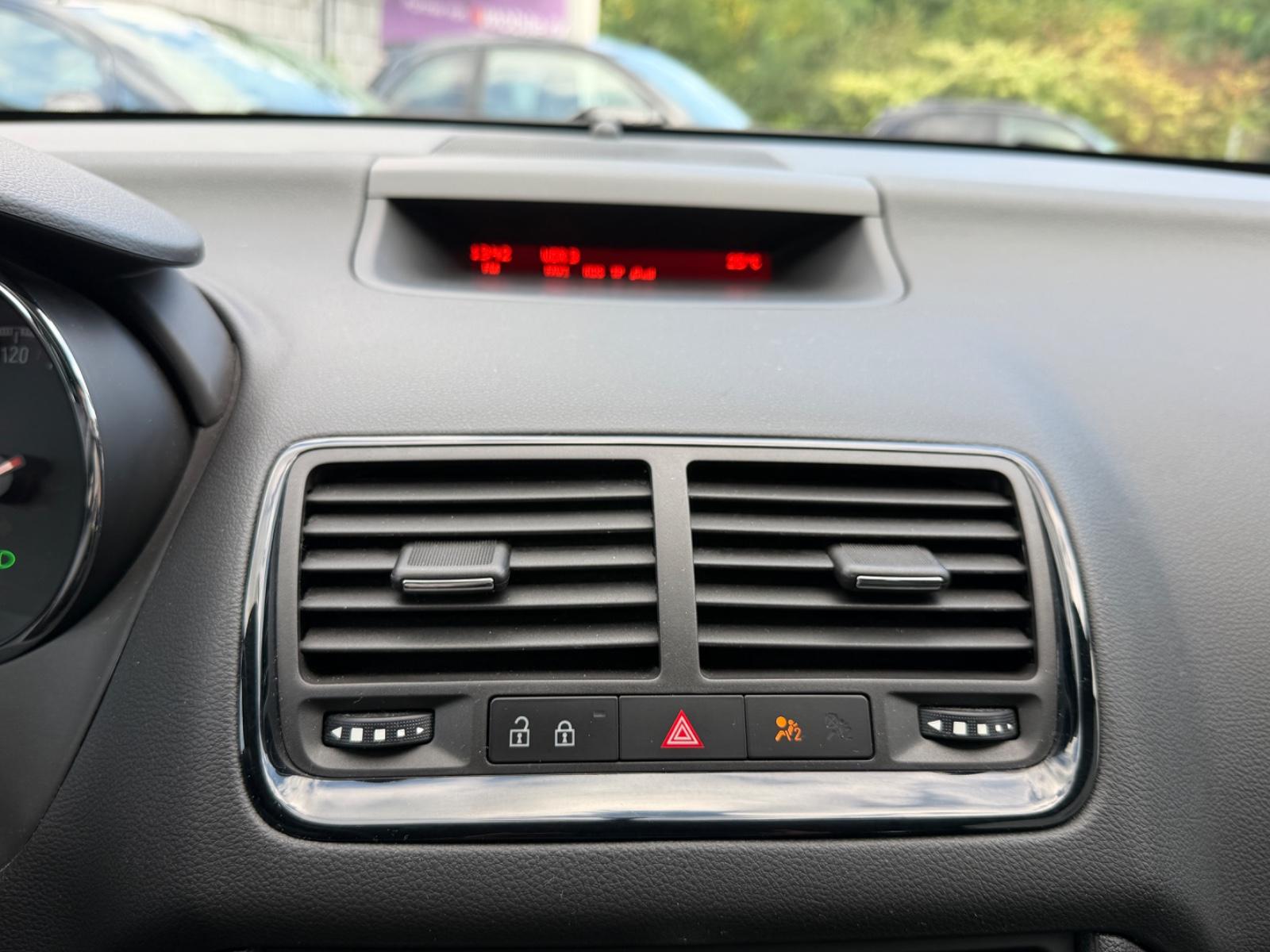 Opel Meriva B Design Edition 1.Hand Scheckheft