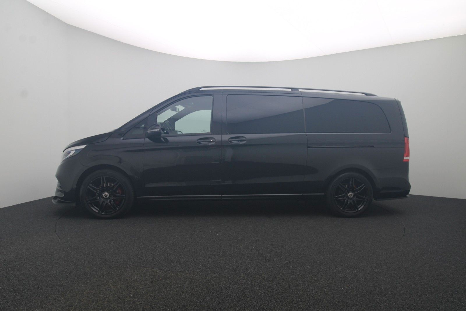 Fahrzeugabbildung Mercedes-Benz V 300d Avantgarde AMG 4Matic e.lang Hundebox