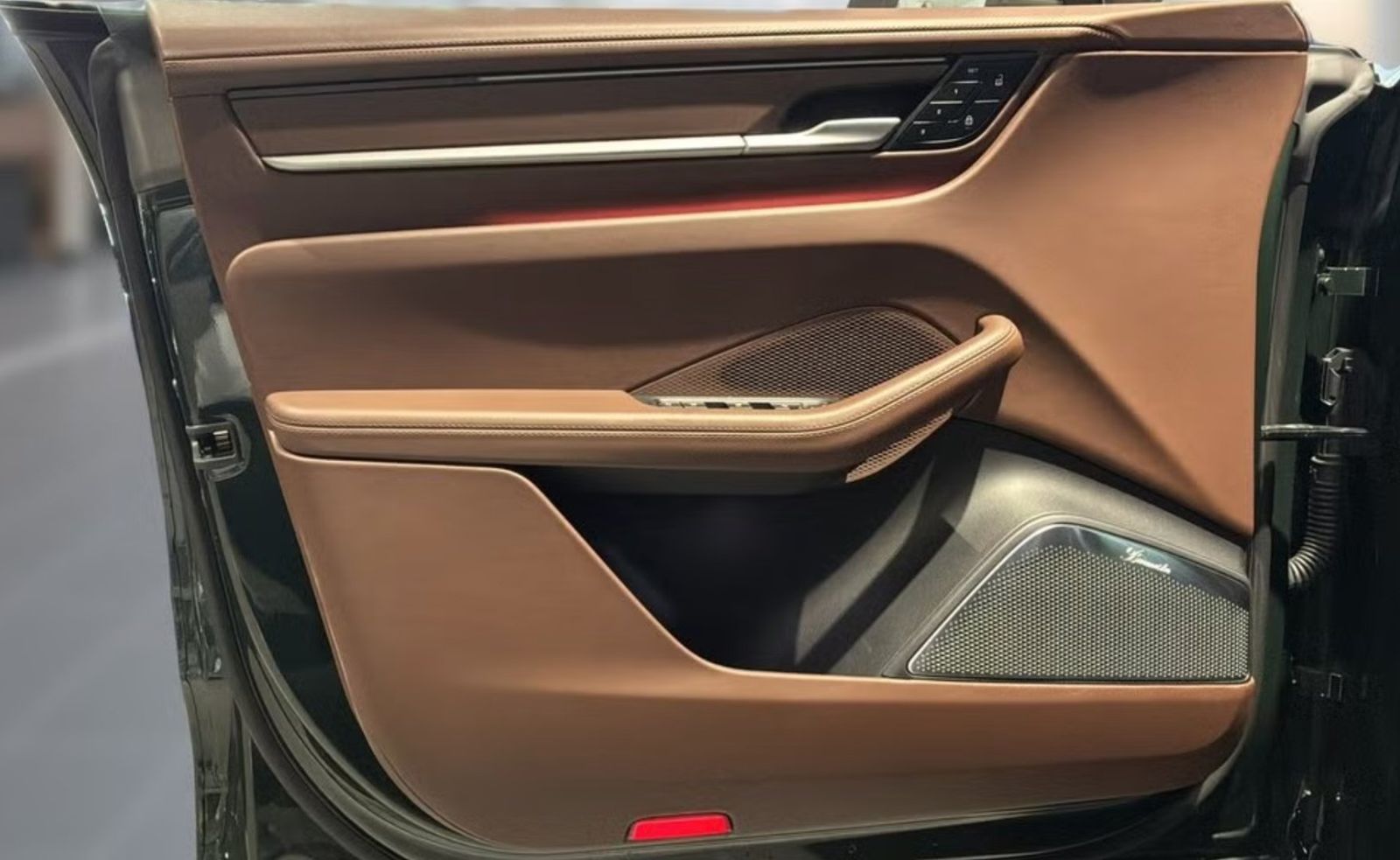 Porsche Macan Electric Turbo *CHRONO/BURM/PANO/MASSAGE* foto 8