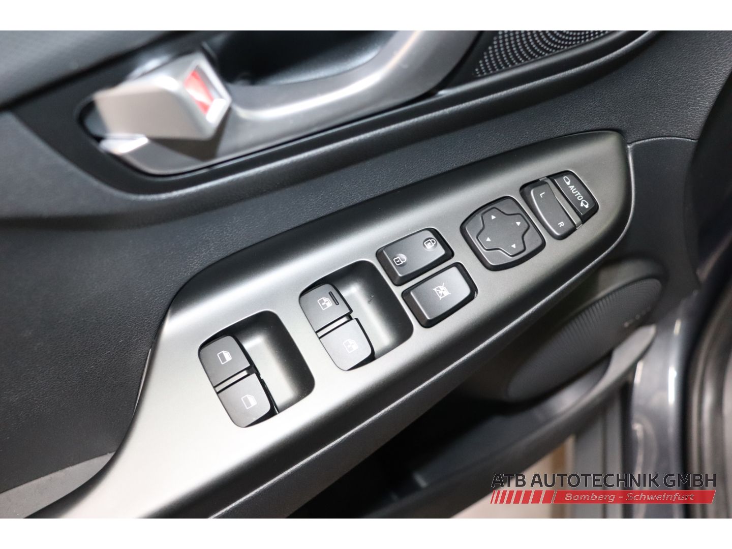 Fahrzeugabbildung Hyundai KONA Elektro Trend 39,2 kWh 2WD AHK-abnehmbar Na