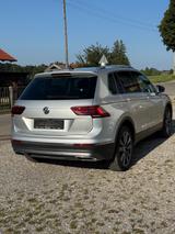 Volkswagen Tiguan 2.0 TDI SCR 176kW DSG 4MOTION Highlin... - VW Tiguan Gebrauchtwagen in Augsburg