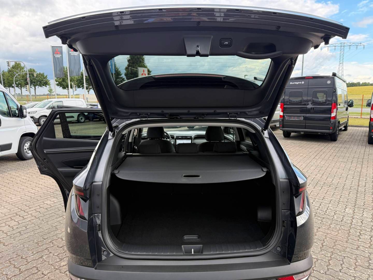 Fahrzeugabbildung Hyundai NEW Tucson Hybrid 1.6 T-GDi 230PS 6-AT 2