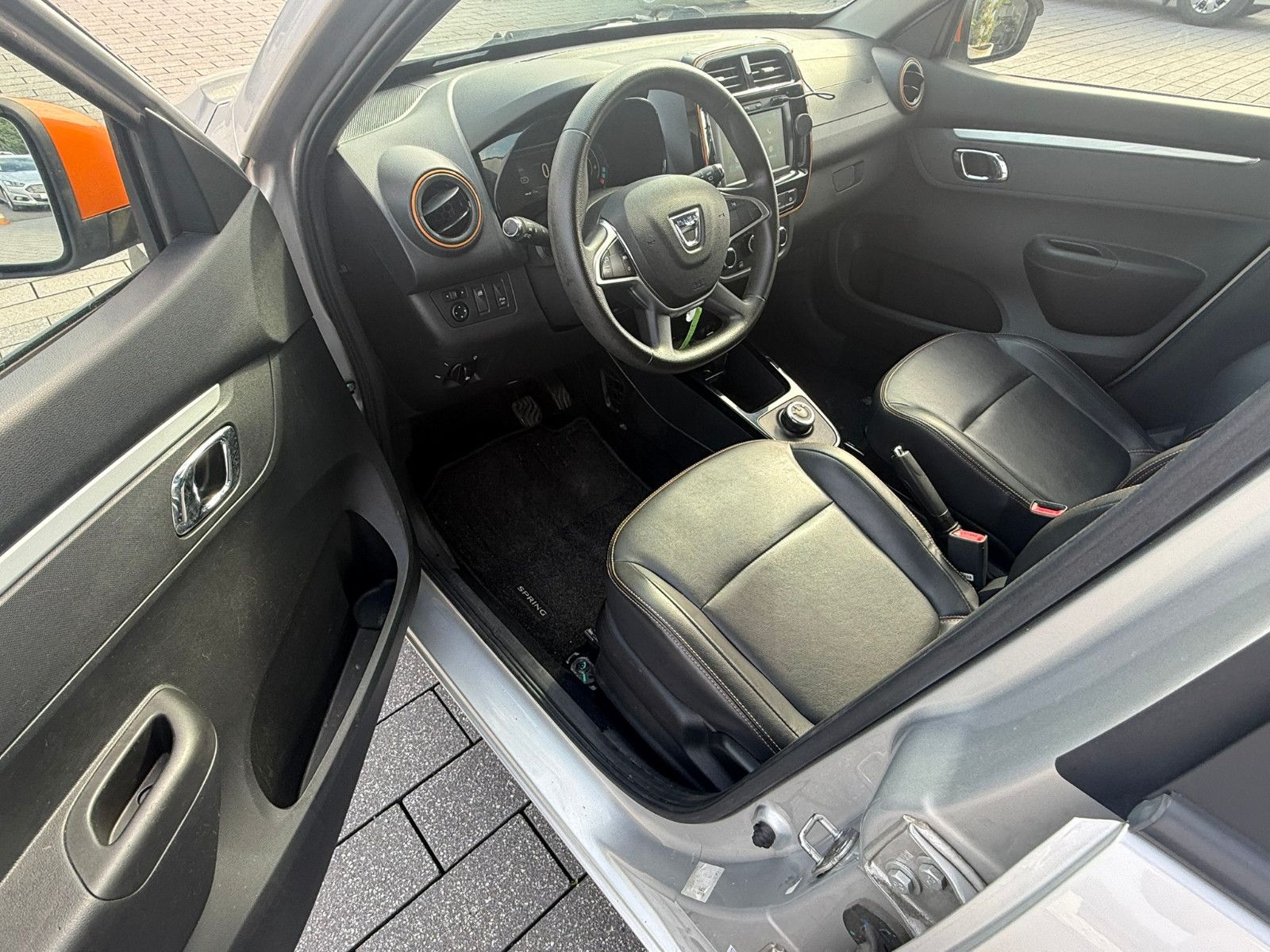 Fahrzeugabbildung Dacia Spring Electric Comfort Plus