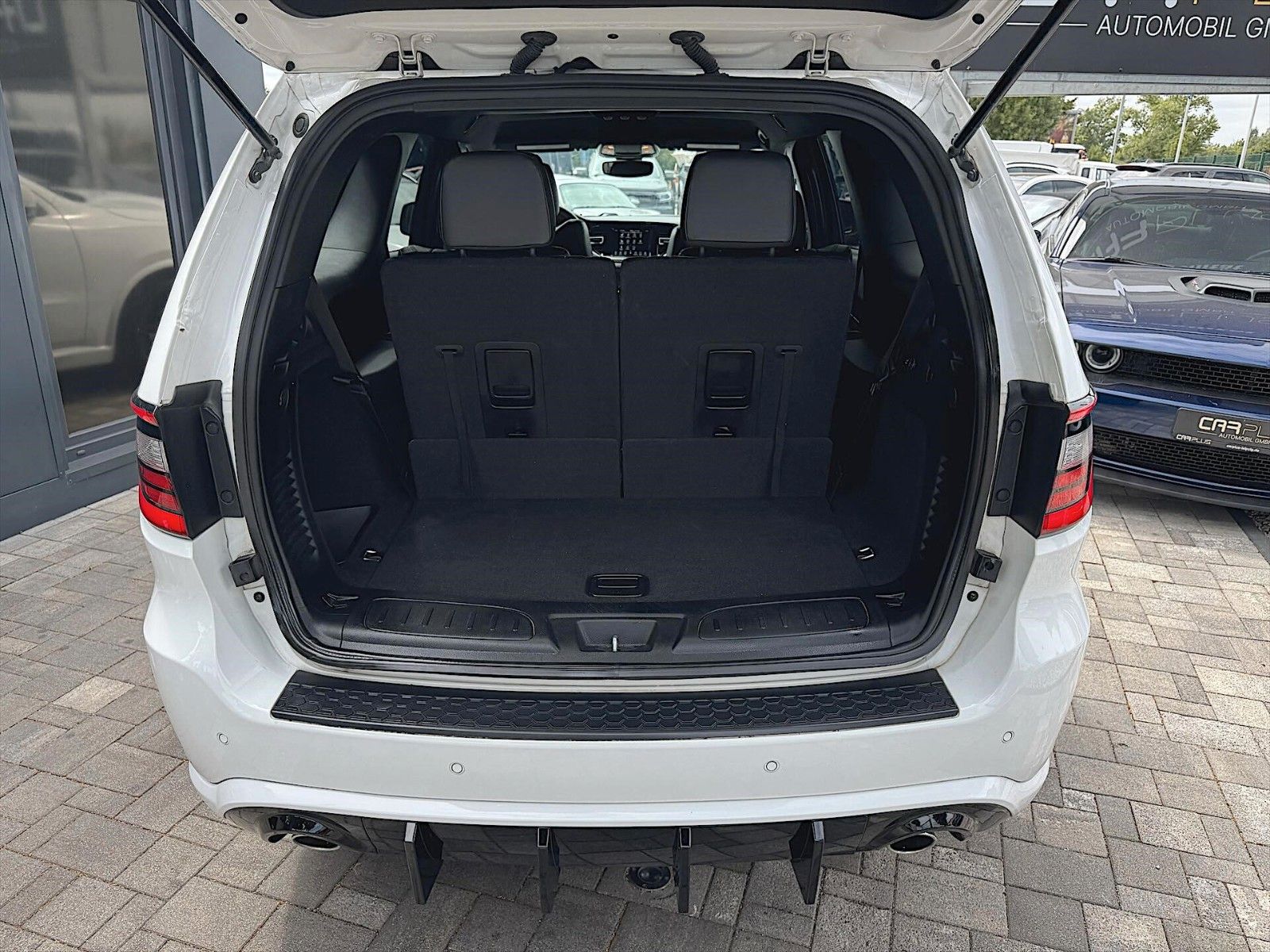 Fahrzeugabbildung Dodge Durango 5.7 V8 SRT 4x4 Night Modell 22 LED - 19%