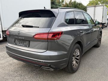 Volkswagen Touareg - 4
