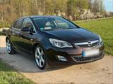 Opel Astra J Turbo | Vollausstattung - Opel Astra aus 2011: Turbo
