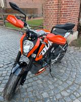 KTM Duke 125 - KTM 125