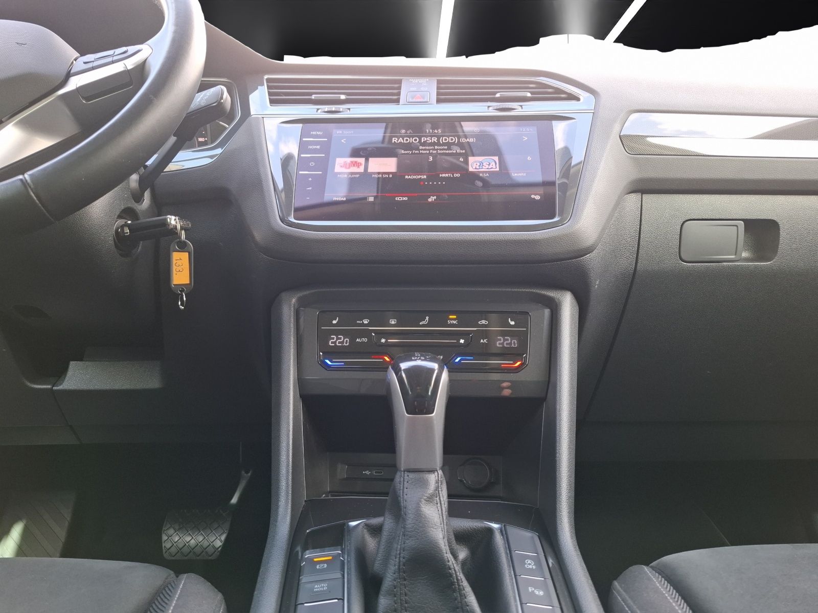 Fahrzeugabbildung Volkswagen Tiguan TDI Elegance DSG 4Mo Matrix AHK Navi AIF´
