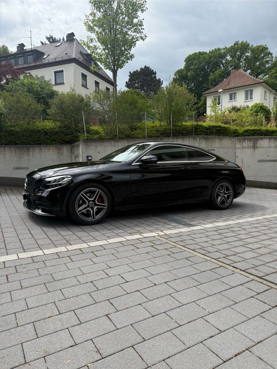 MERCEDES-BENZ C 180 Coupé AMG Line Digital Display KeyGo