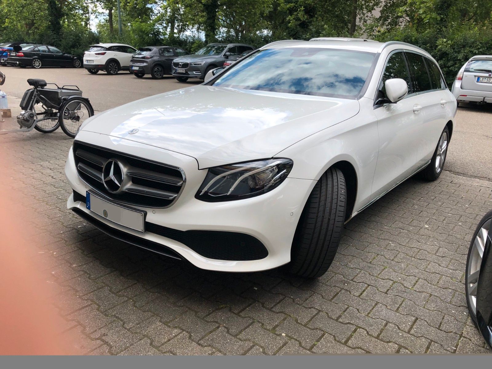 MERCEDES-BENZ E 200 