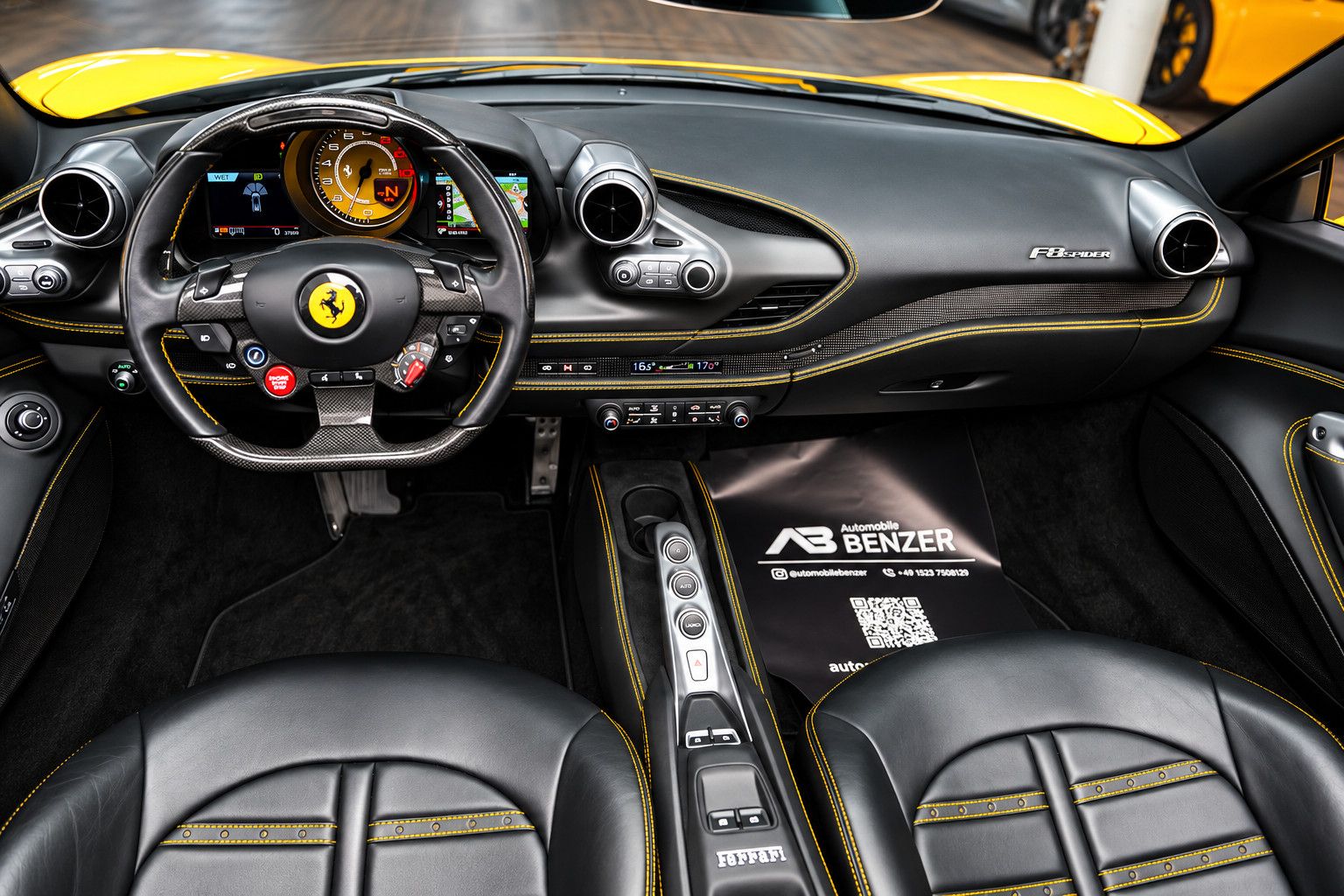 Fahrzeugabbildung Ferrari F8 Spider Giallo Modena *Lift*Carbon*Kamera*
