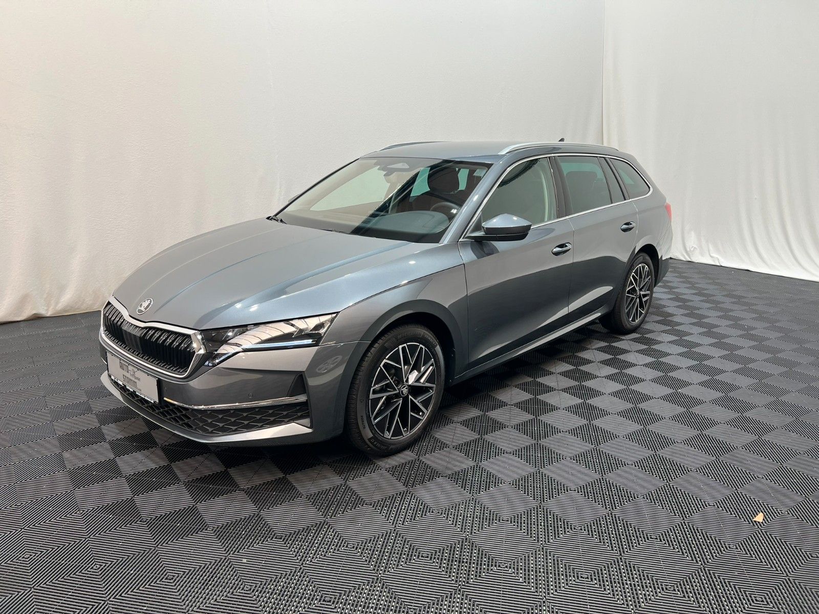 Fahrzeugabbildung SKODA Octavia 2.0 TDI DSG Selection Combi/AHK/ACC