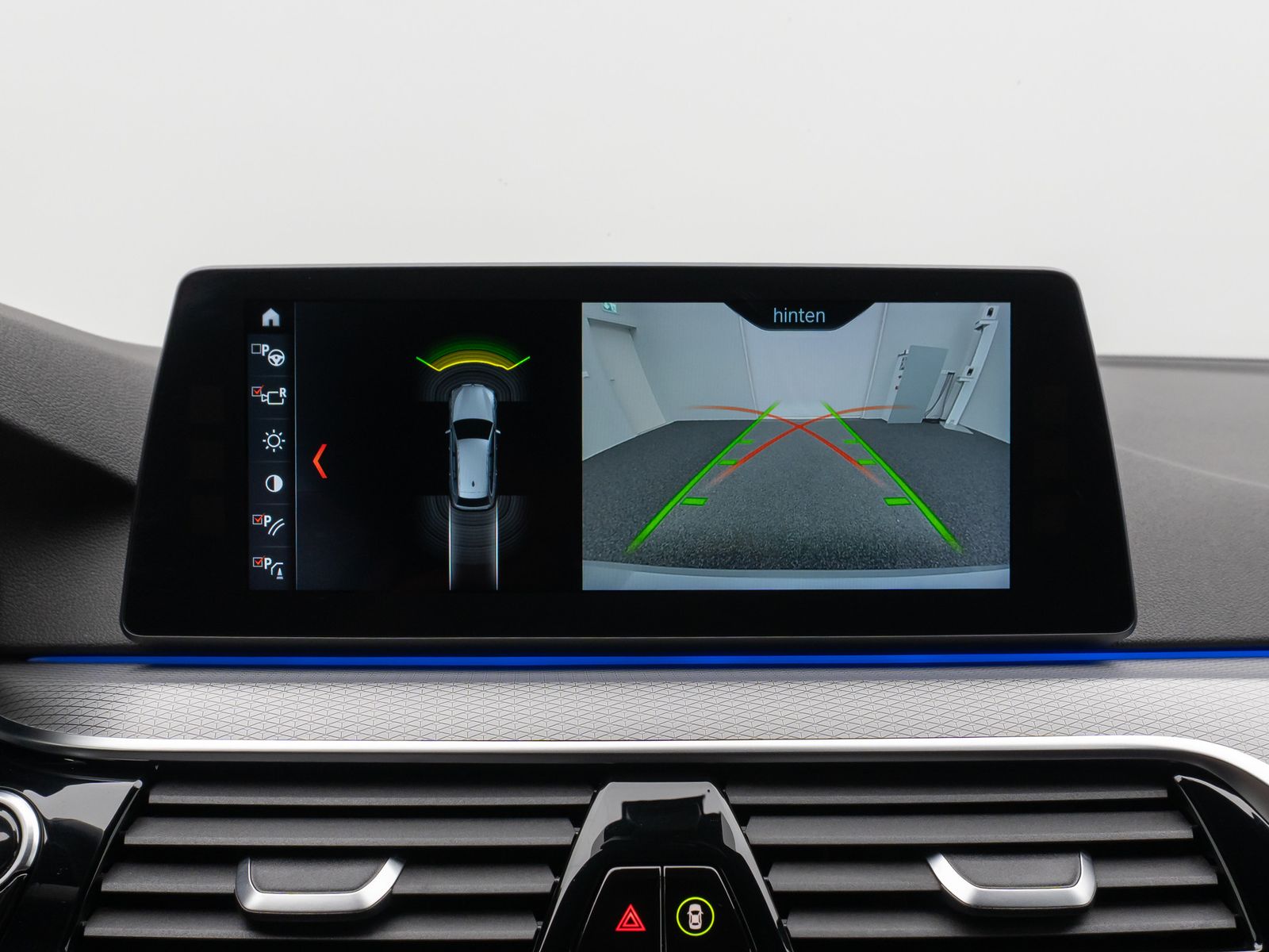 Fahrzeugabbildung BMW 530d xD M Sport Kamera HUD HiFi SoftCl Komfort