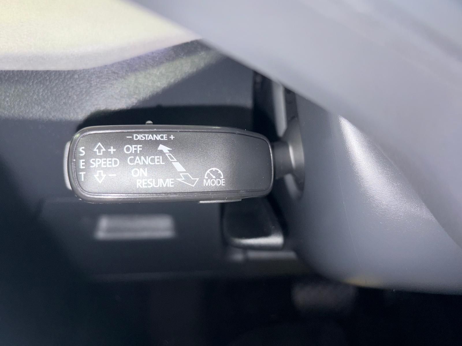 Fahrzeugabbildung SKODA Kamiq 1.0 TSI DSG First Edition+ACC+KAMER+MATRIX