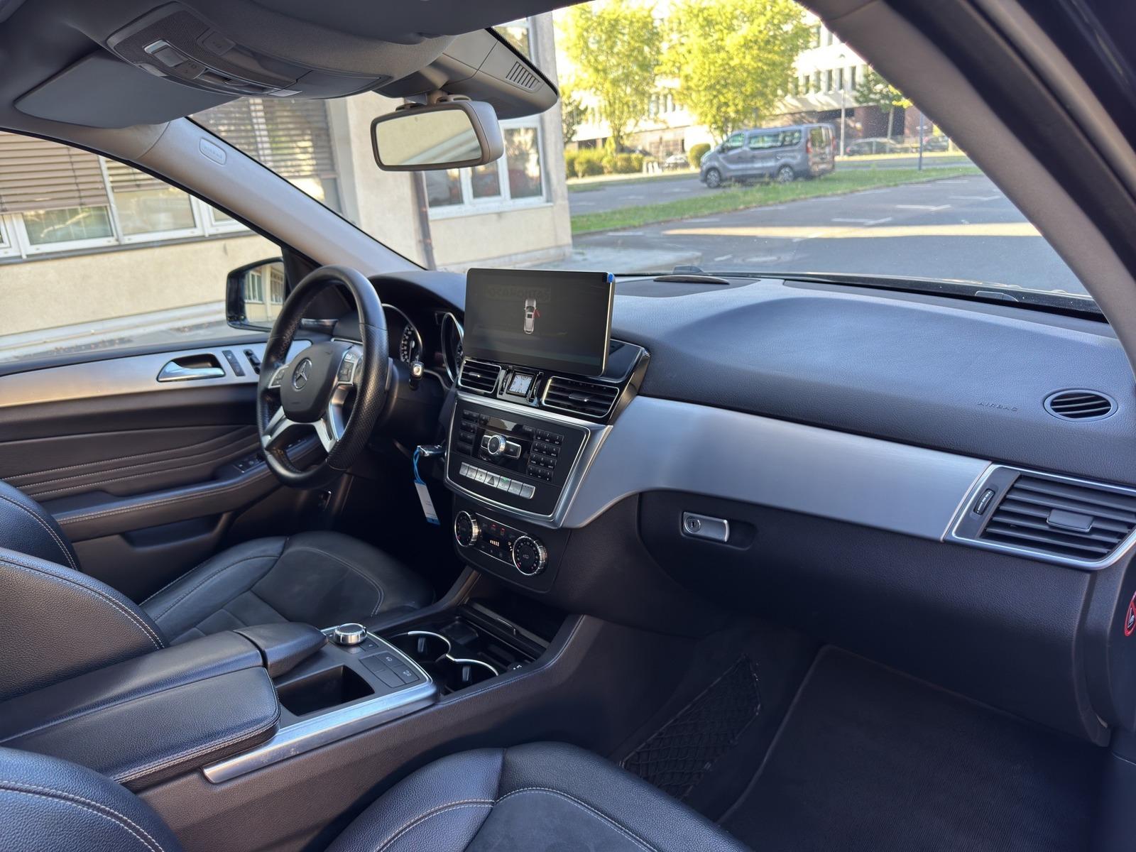 Mercedes-Benz ML 350 D 4Matic AMG 20 Zoll AHK SD Harman Kardon