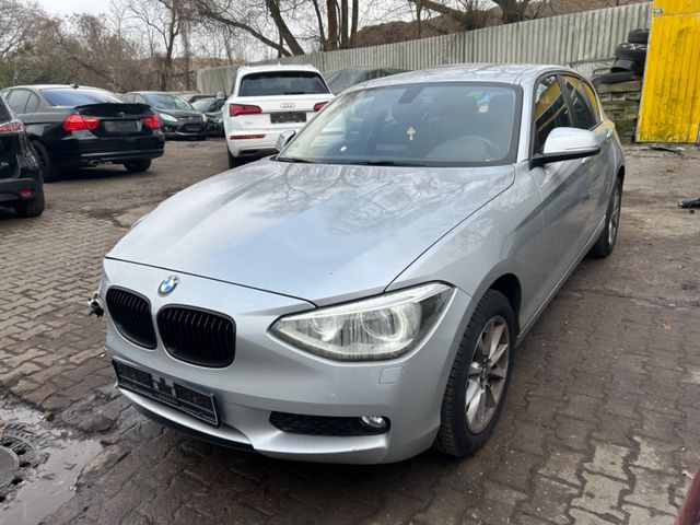 BMW 118d Sport Line  NAVI SITZHEIZUNG