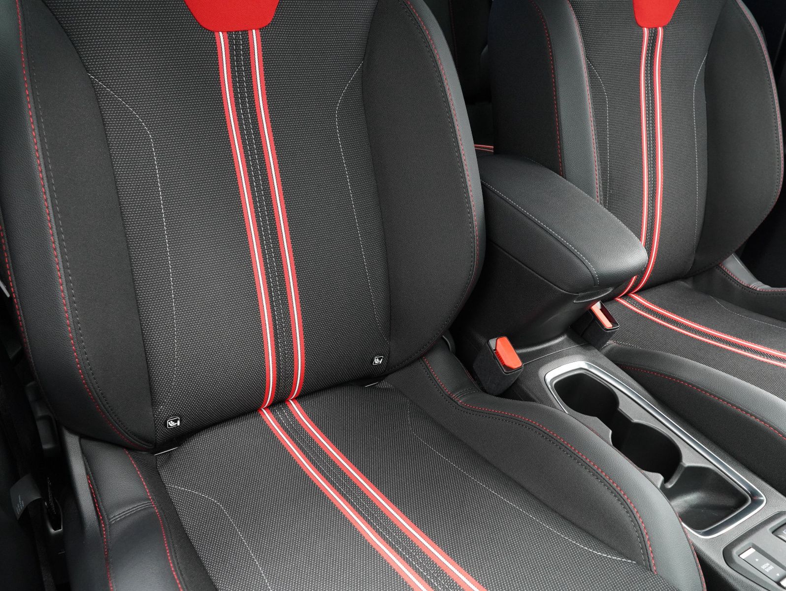 Fahrzeugabbildung Opel Corsa F e GS Line NAVI/KAMERA/11KW/SOH