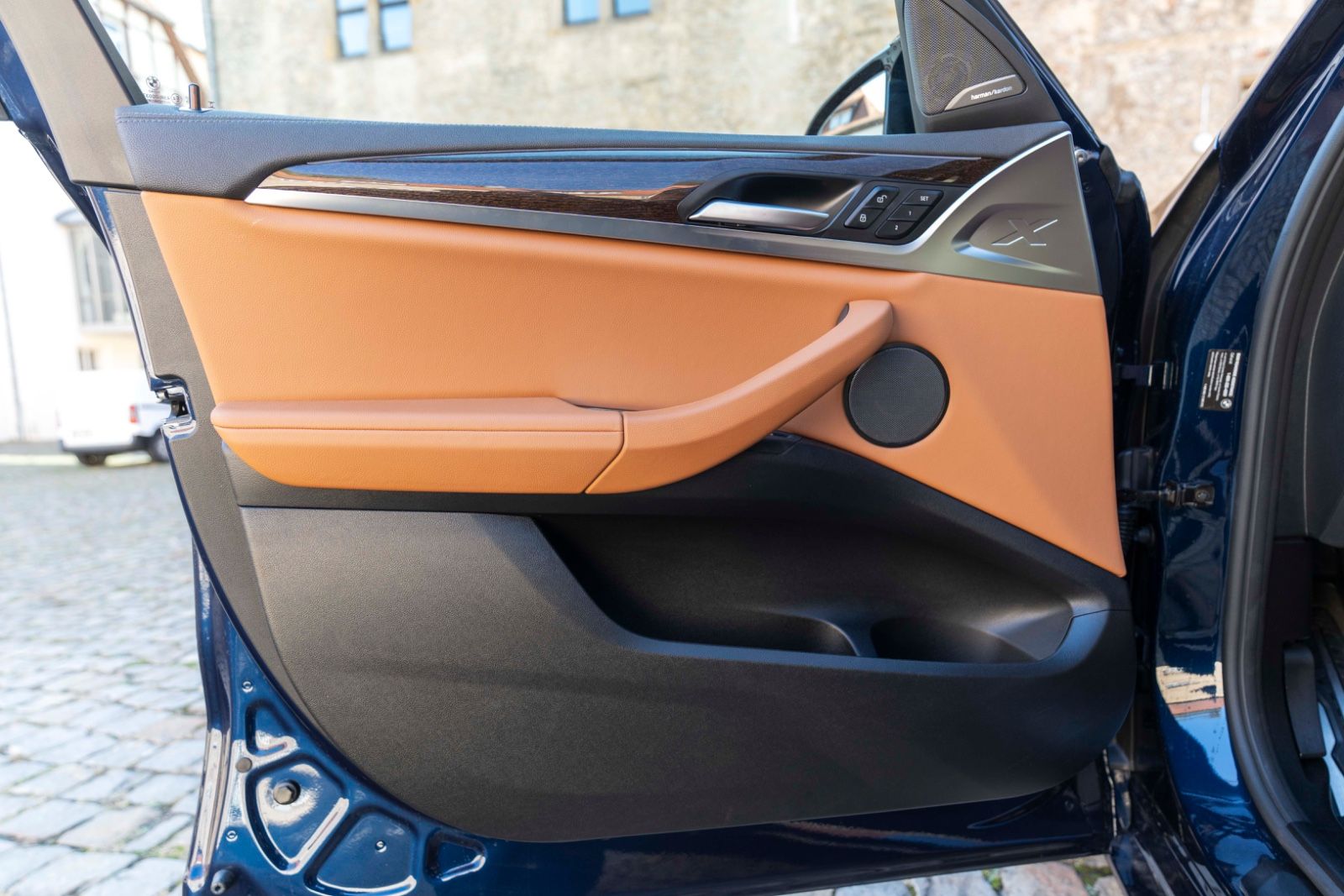 Fahrzeugabbildung BMW X4 M40i M-SPORT HUD H&K 360° CARPLAY LED