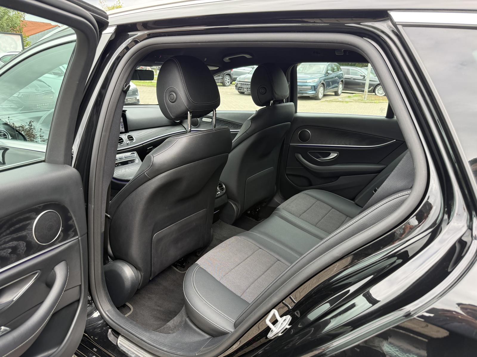 Mercedes-Benz E 200 d,T-M Avantgarde,T-Leder,R-Kam,Ambiente
