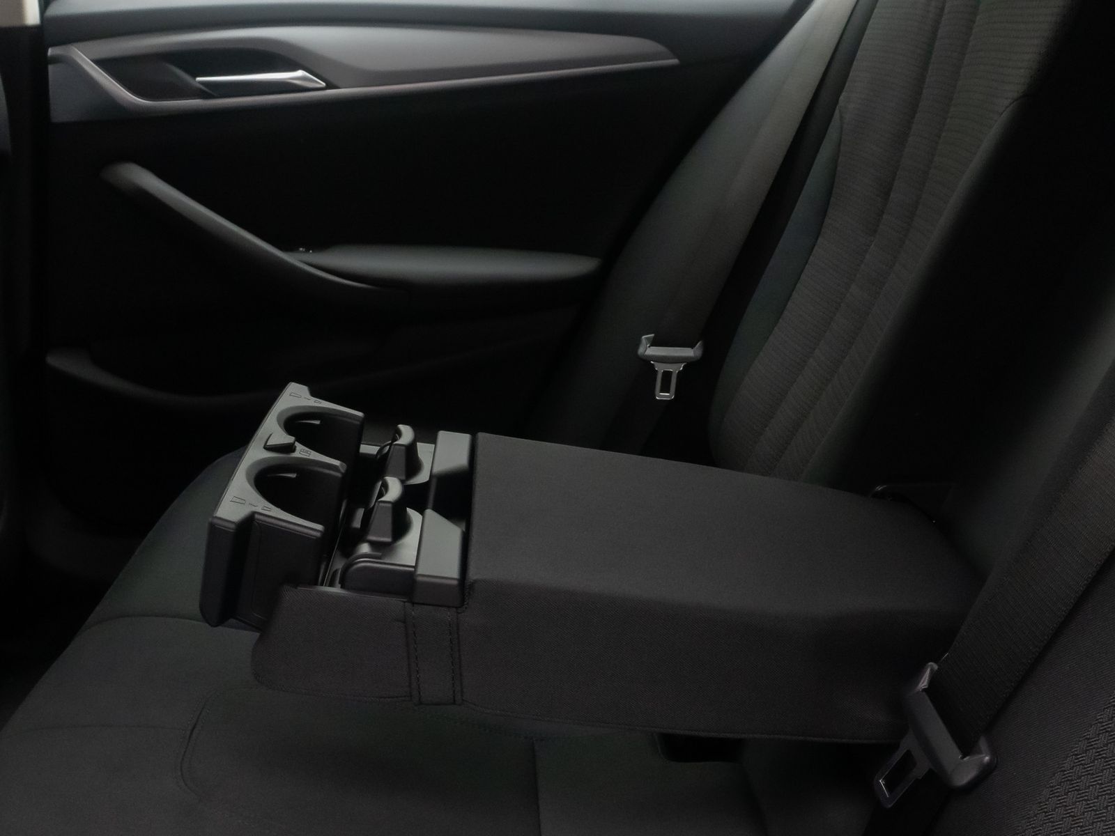 Fahrzeugabbildung BMW 520d Kamera HUD Alarm Geschwindig Sport 18Zoll