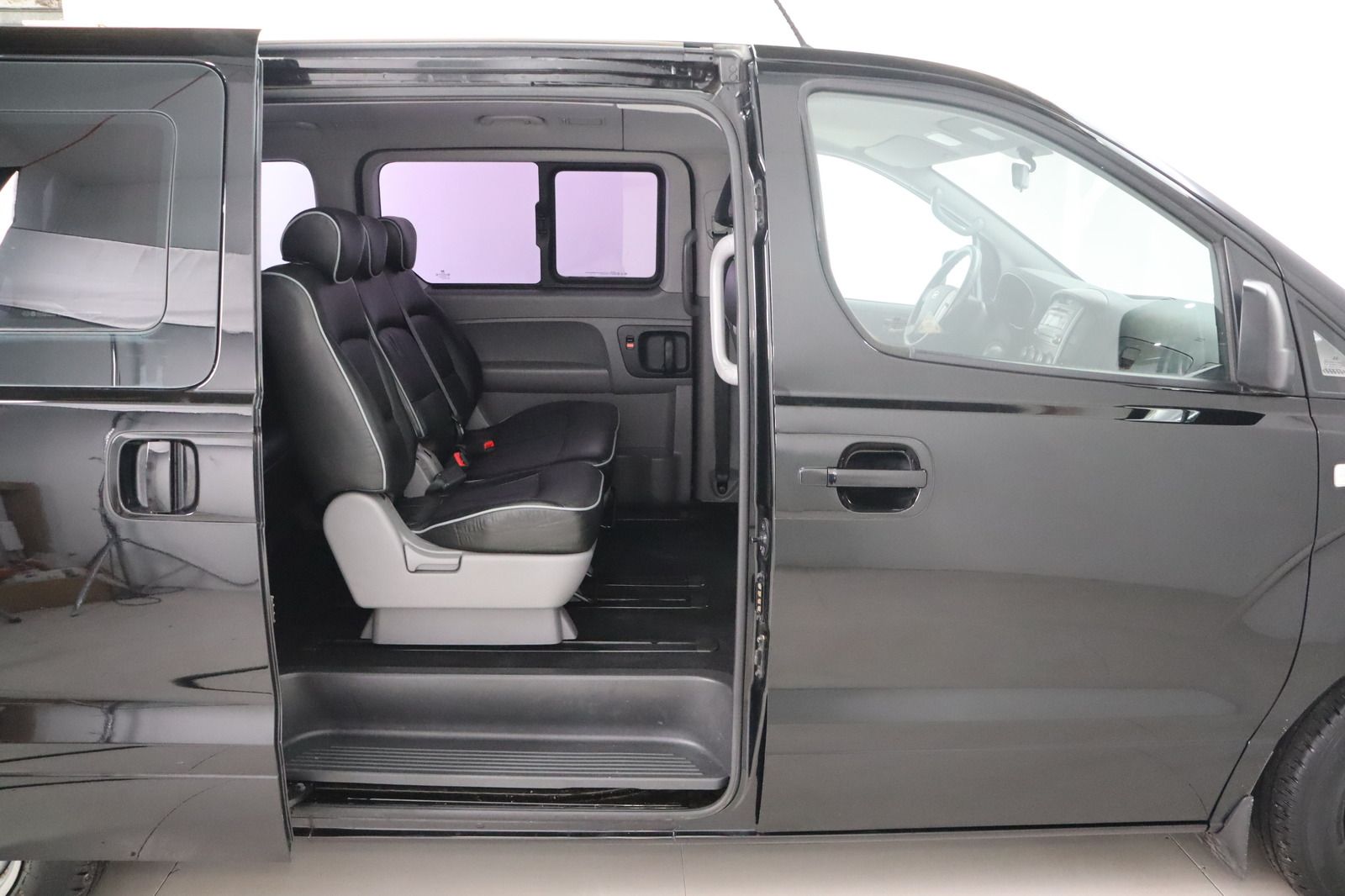 Fahrzeugabbildung Hyundai H-1 2.5CRDi Travel 8-Sitzer * PDC