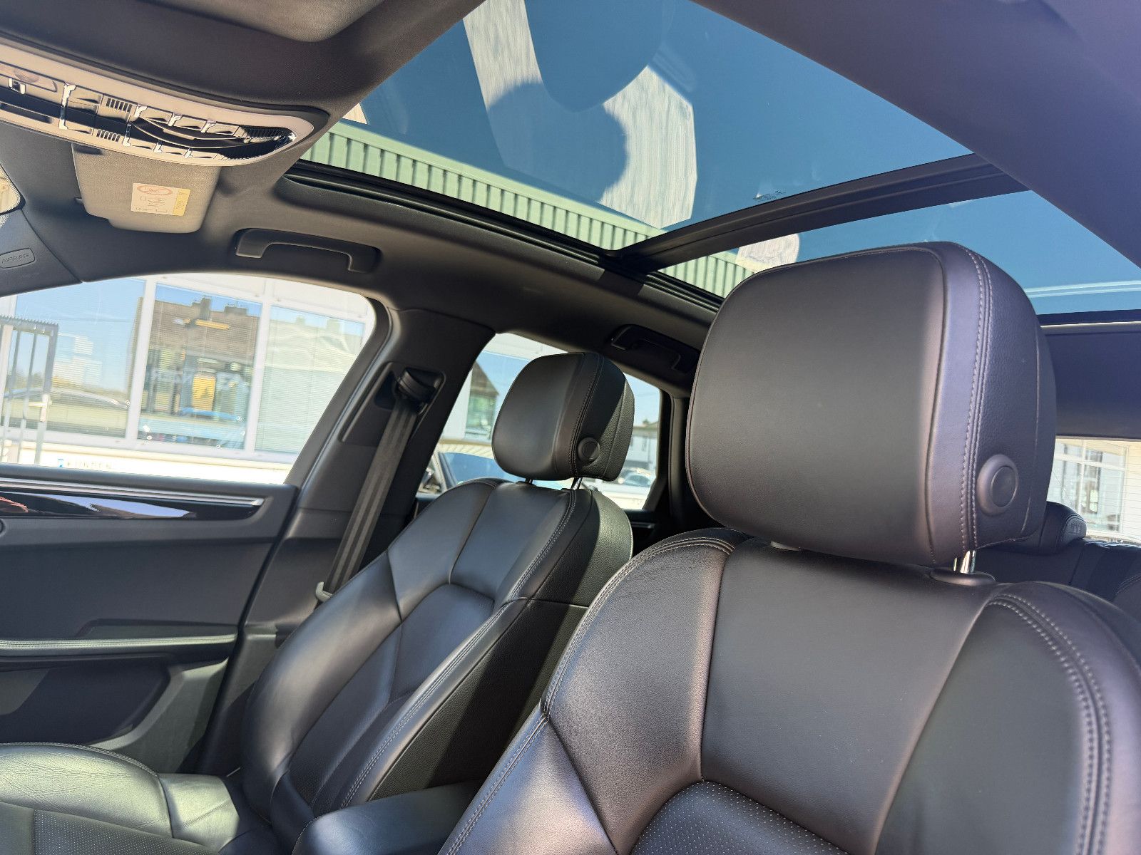 Fahrzeugabbildung Porsche Macan S Diesel/PANO/APPLE/NAVI/PDC/TEMPOMAT/SHZ