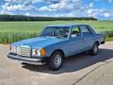 Mercedes-Benz MERCEDES BENZ 300 TURBO DIESEL W 123 LIM 4... - Mercedes-Benz 300 300d turbo mit Diesel-Antrieb
