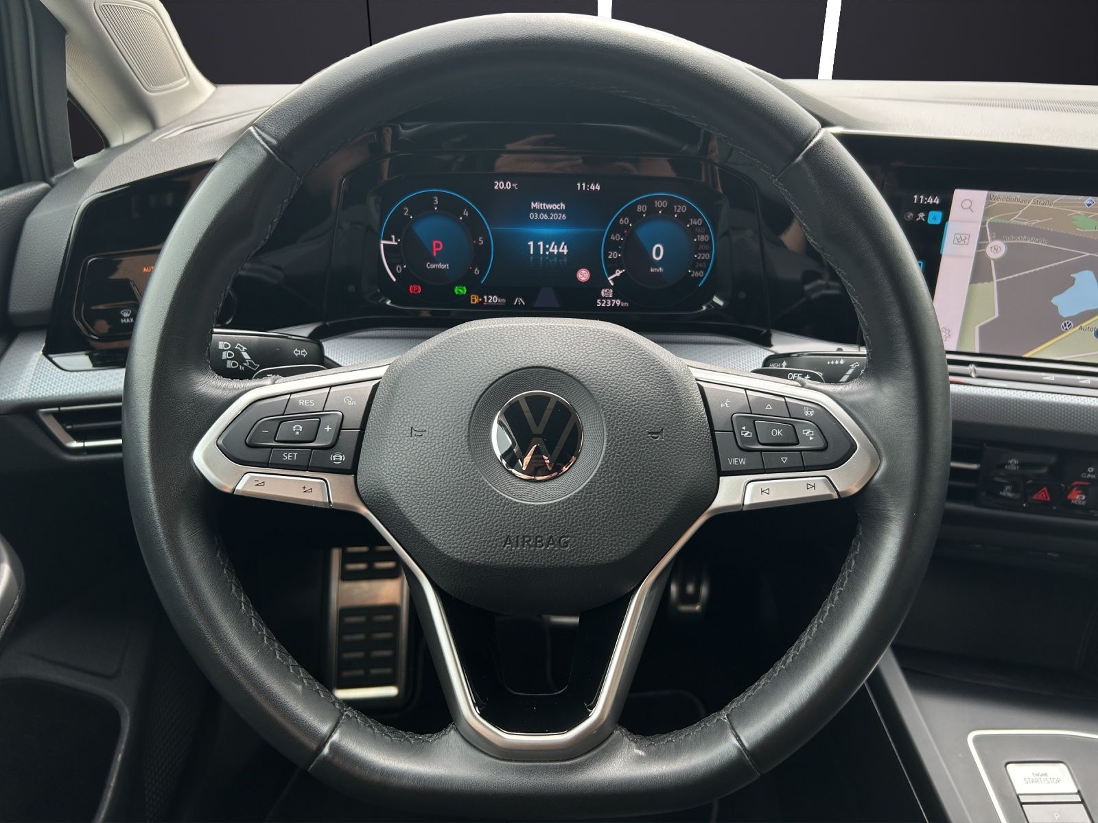 Fahrzeugabbildung Volkswagen Golf VIII TDI Active DSG LED Navi AHK ACC RFK SH