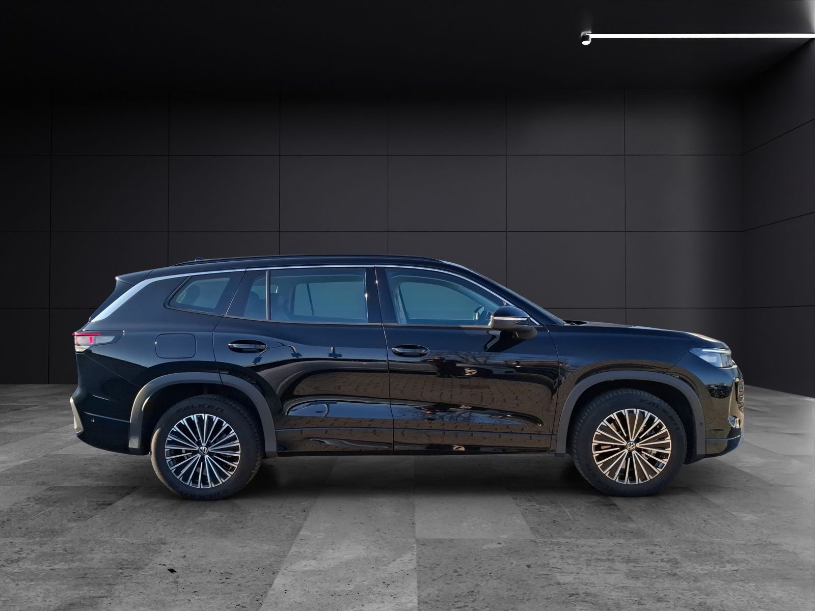 Fahrzeugabbildung Volkswagen Tayron TSI Life DSG 4M LED AHK Navi AID HUD ACC