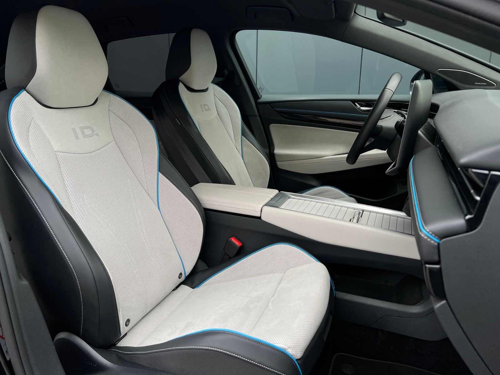 Fahrzeugabbildung Volkswagen ID.7 Pro 77 kWh *IQ.Light,Exterieurpaket,19'-LM*