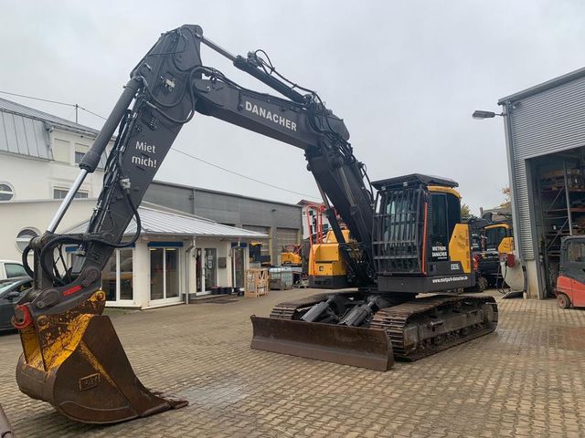 Volvo ECR235EL mit Oil Quick 70/55