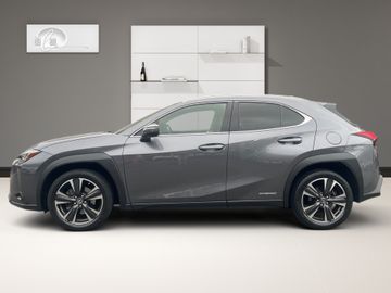 Lexus UX - 4