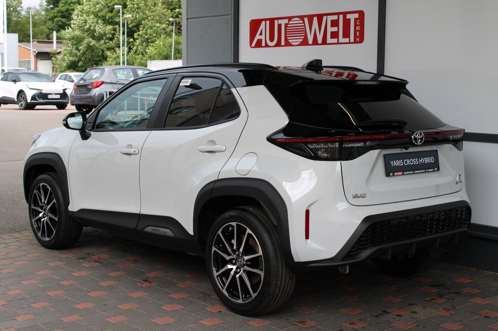 Fahrzeugabbildung Toyota Yaris Cross Hybrid GR Sport + PREMIUM-Paket