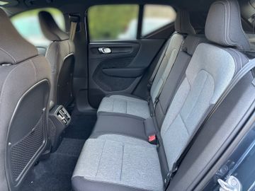 Volvo XC40 Plus Black Edition 2WD*360°*