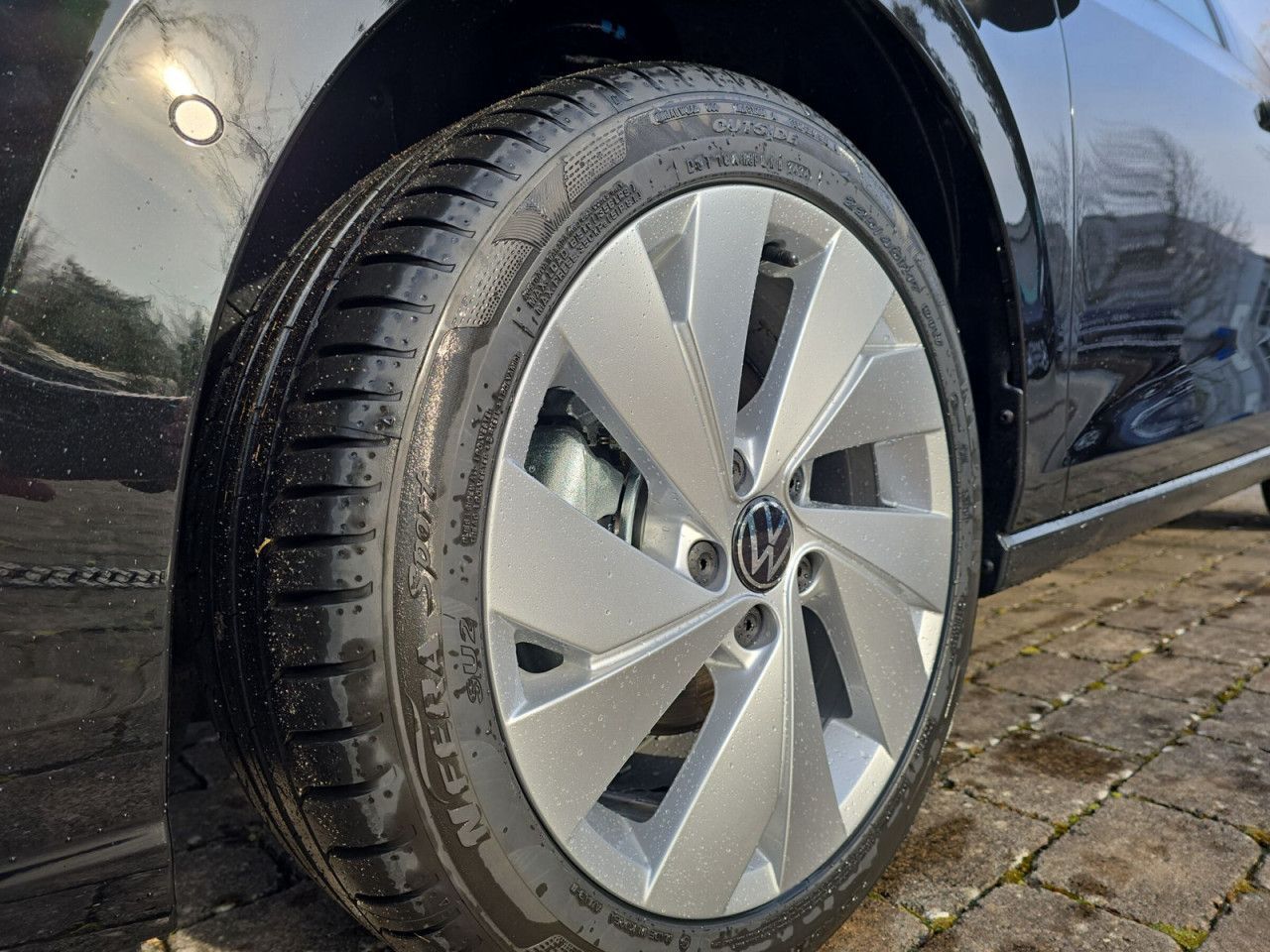 Fahrzeugabbildung Volkswagen Golf Life 1.5 l TSI OPF 85 kW (116 PS) 6-Gang